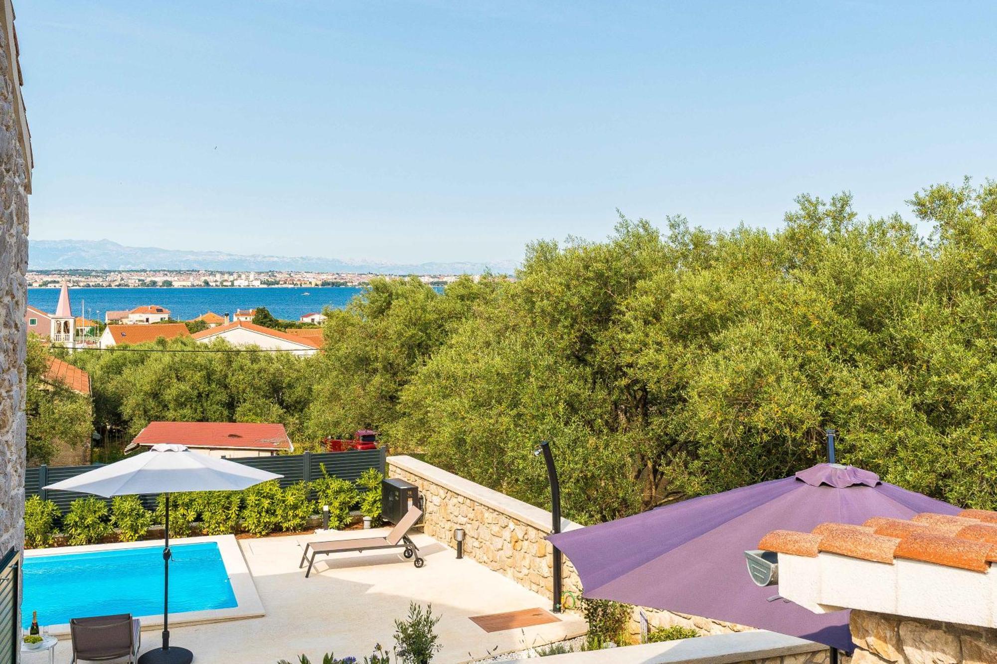 Stone House Luna Villa
