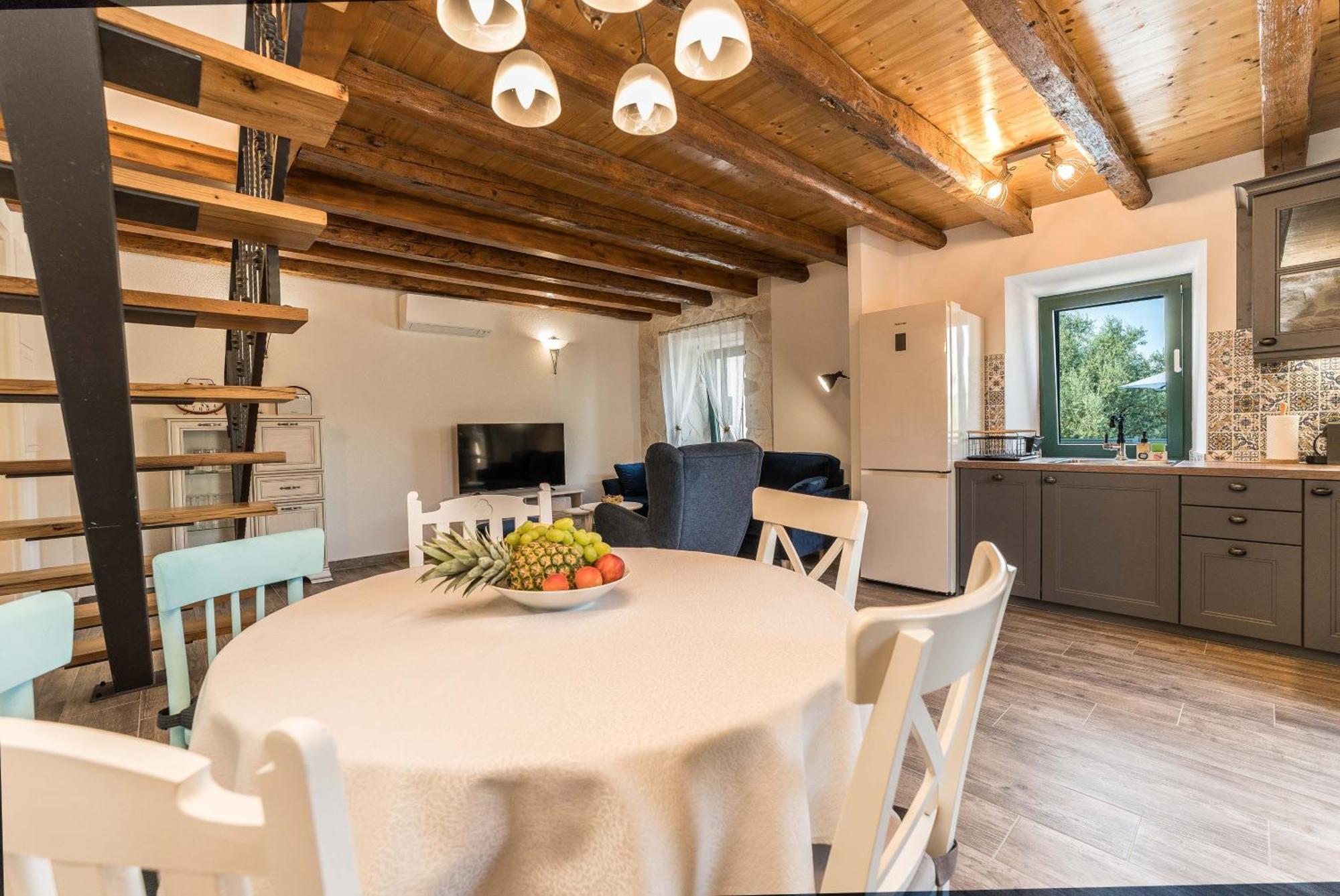 Villa Stone House Luna *