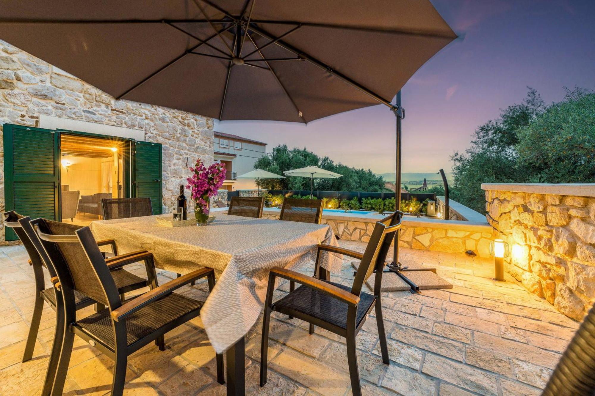Villa Stone House Luna *