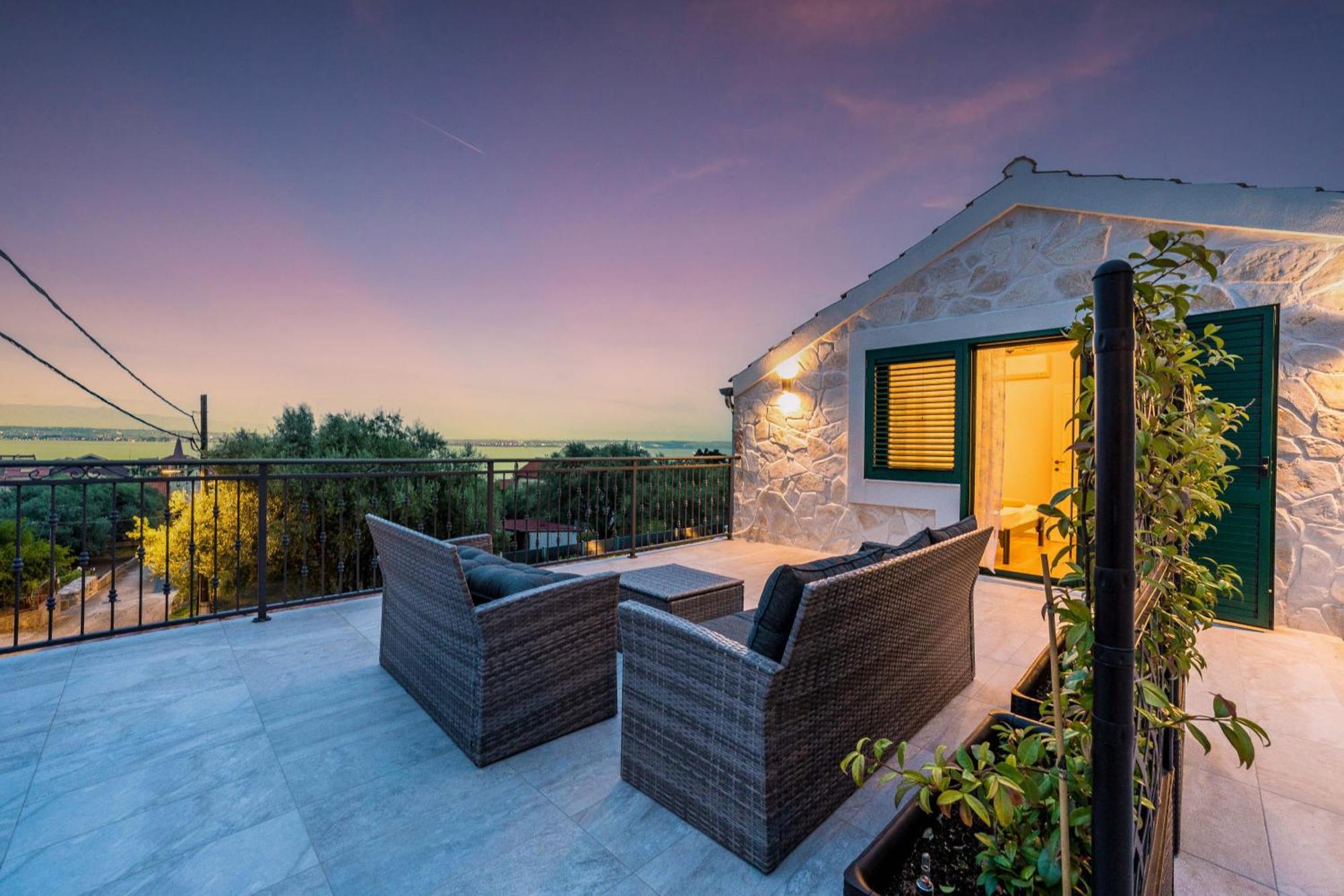 Stone House Luna *