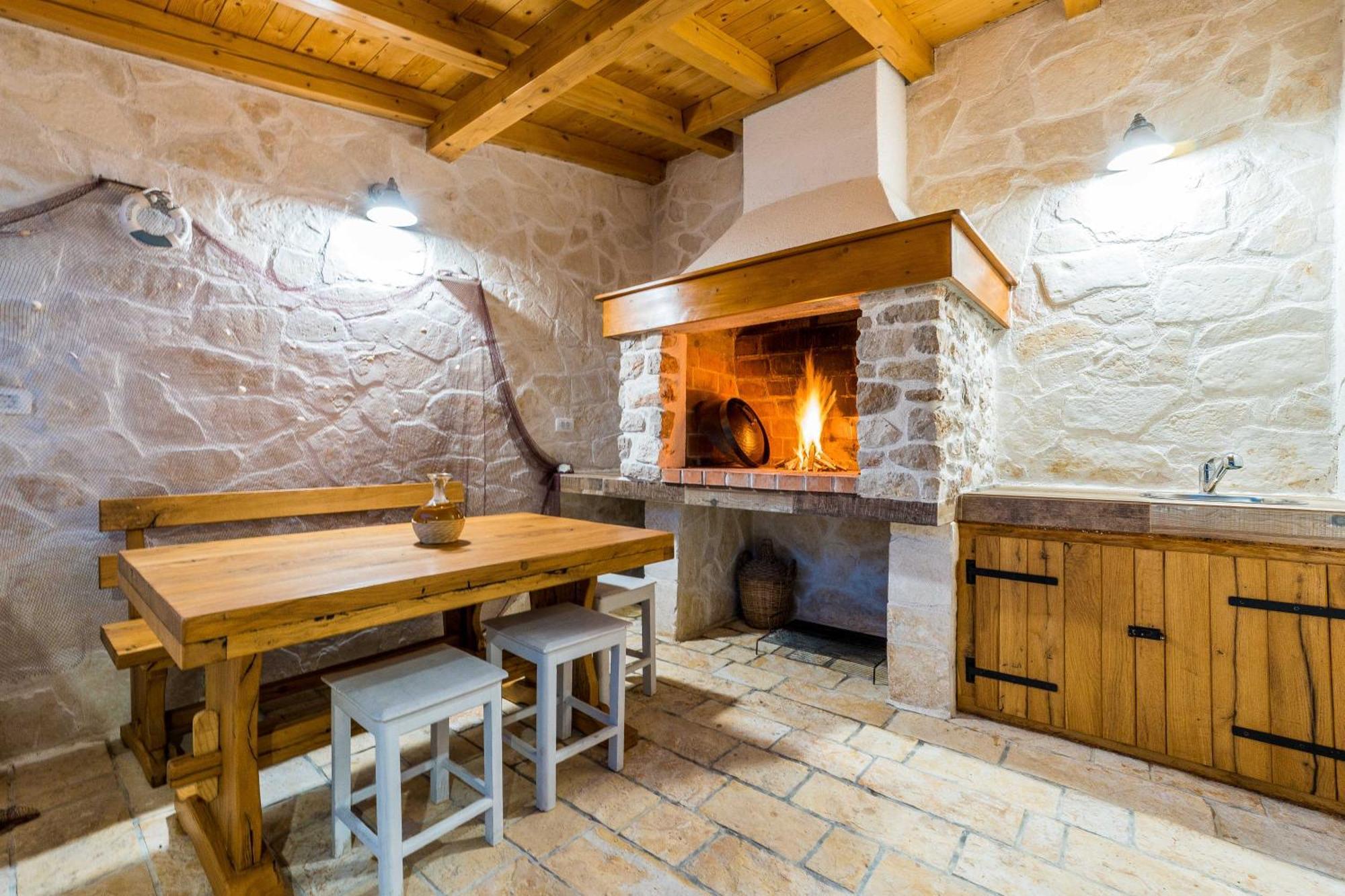 Stone House Luna Villa