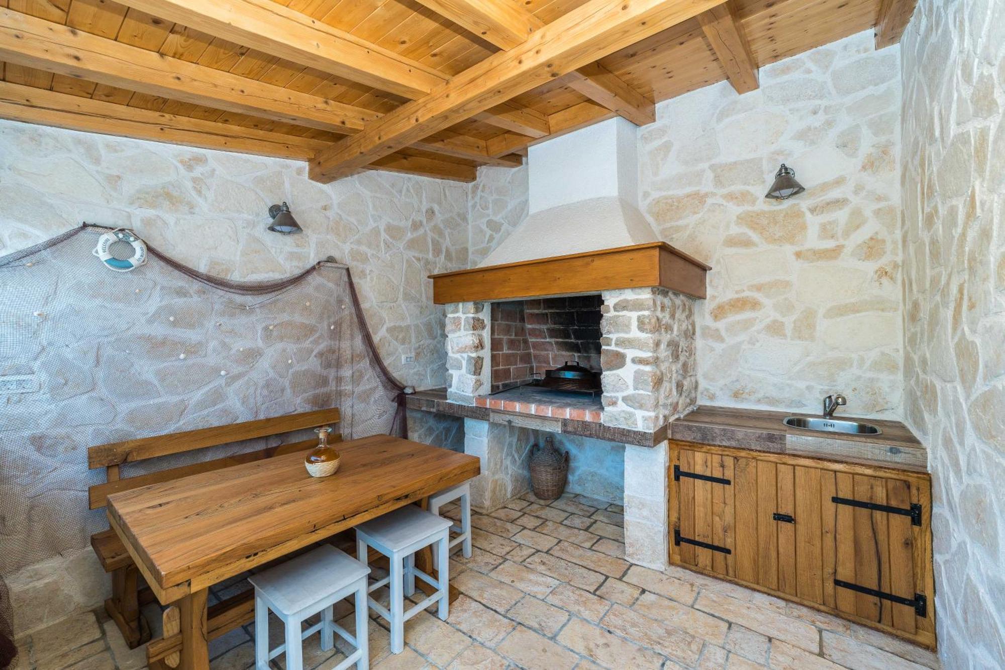 Stone House Luna Villa